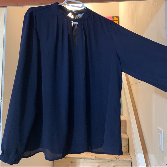 Ricki's blouse - Picture 3 of 4